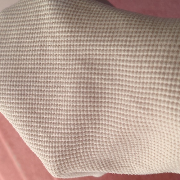 Uniqlo Sweater - Picture 3 of 4